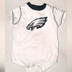 Team Apparel Reebok Kids 12 months Eagles Onesie White with dark green